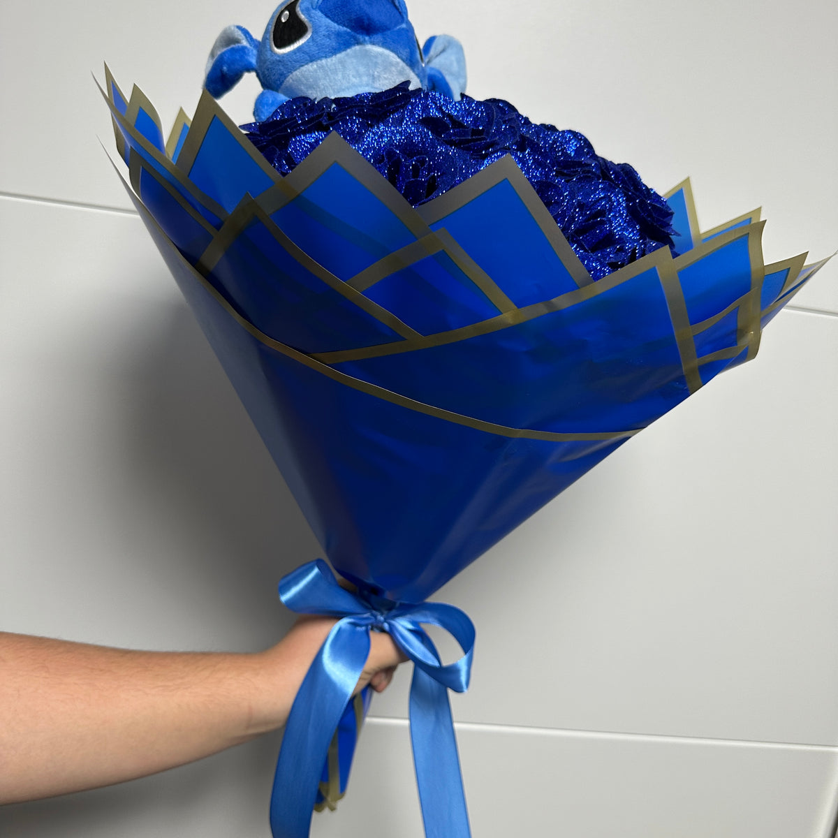 Midnight Sparkle – Buchet 33 trandafiri glitter & Stitch