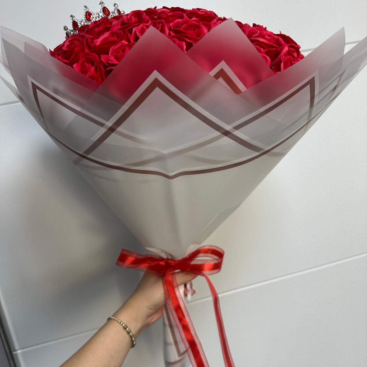 Buchet Regal - 101 Trandafiri din Sapun + Coroana