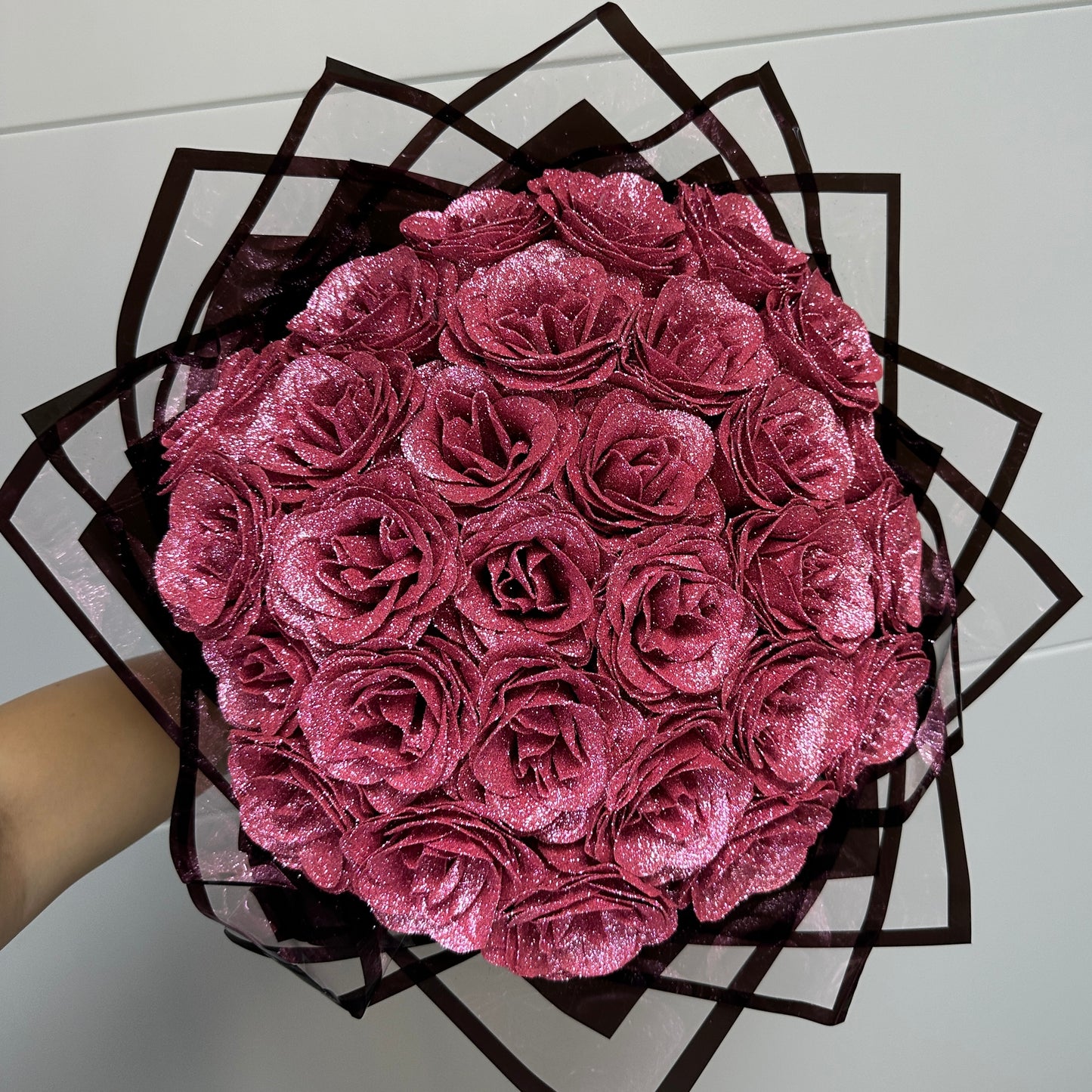 Buchet Ruby Sparkle – 29 Trandafiri cu Gliter
