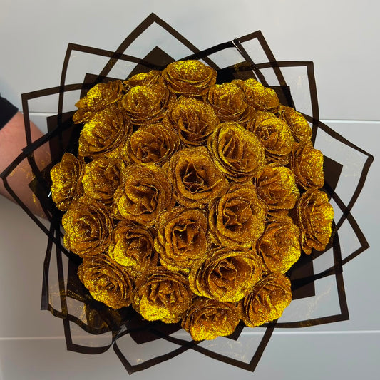 Buchet Glamour – 29 Trandafiri din Sapun Aurii